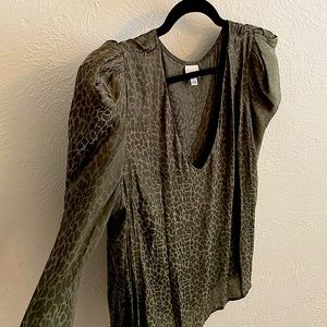 Green Snakeskin Print Puff Sleeve Blouse
